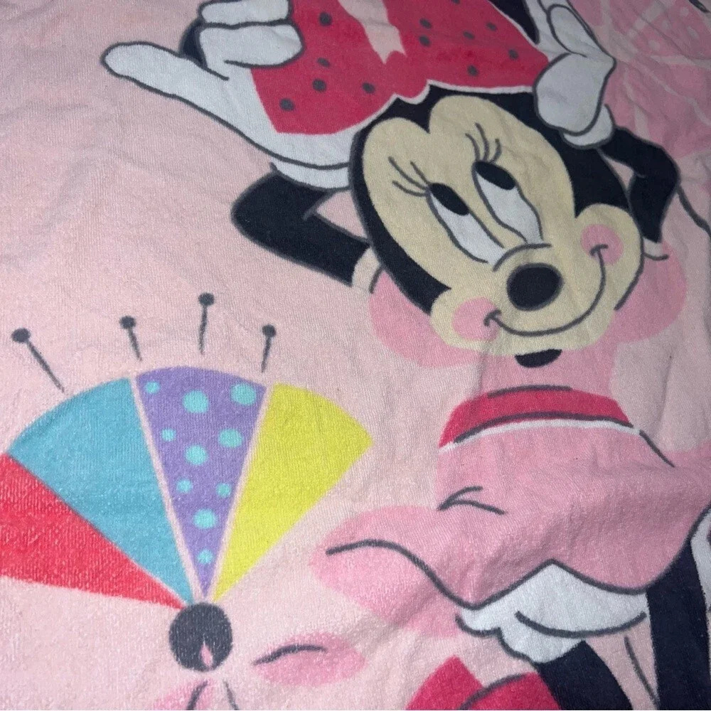 Disney towel Minnie Mouse pink beach bath 🛁 🏝️ summer cute soft Disney lover